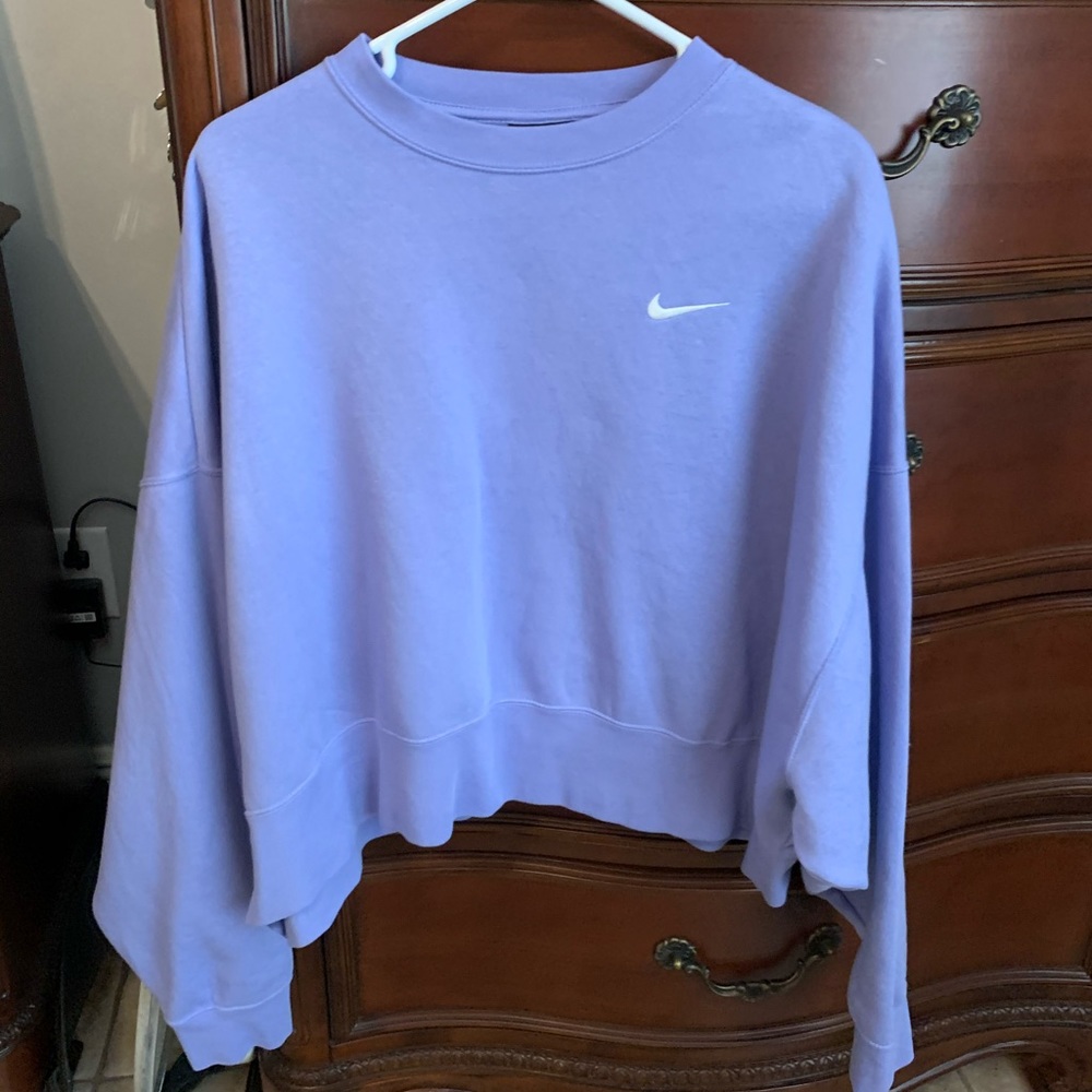 Cropped Nike Sweatshirt